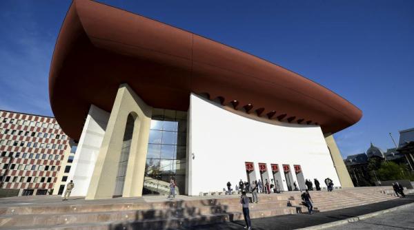 teatrul national i l caragiale din bucuresti lanseaza o noua strategie repertoriala sapte programe definesc noua stagiune