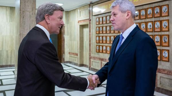 romania risca sa piarda investitii americane in lipsa unui guvern cu drepturi depline avertismentul lui predoiu dupa discutiile cu mike rogers