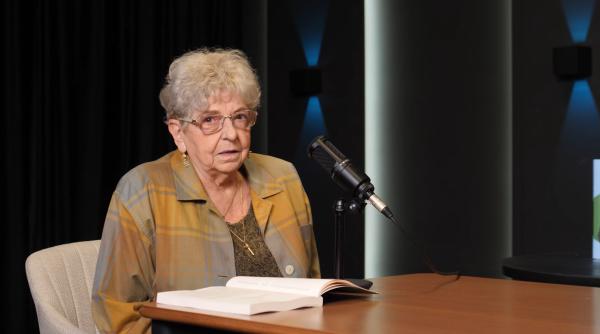 prof mariana badea la dc edu limba romana intre comoara social media si manele lingvistice