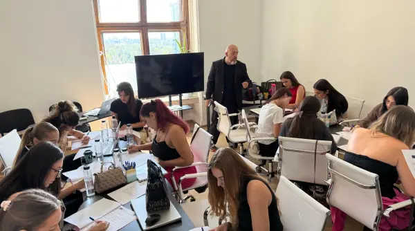 studentii snspa prima intalnire in redactia dcnews radu leca exercitiu de autocunoastere si profil motivational