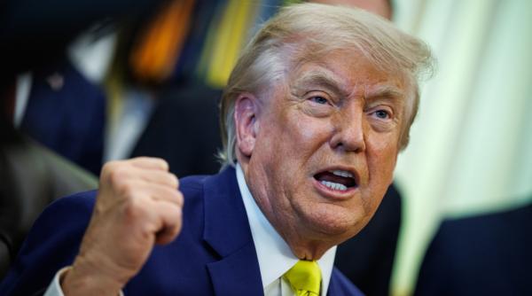 trump a postat un video generat cu ai dupa schimbul de atacuri sua iran insula kharg a fost facuta bucati video
