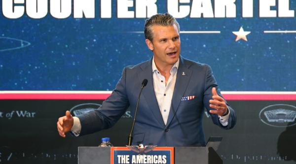 donald trump anunt despre posibila candidatura a lui pete hegseth la presedintie in 2028