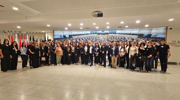 elevii olimpici in vizita la parlamentul european la invitatia georgianei teodorescu