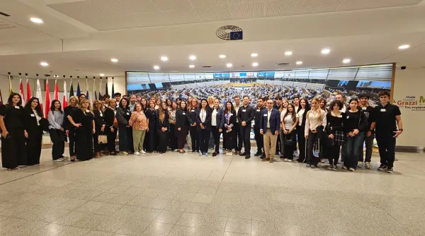elevii olimpici in vizita la parlamentul european la invitatia georgianei teodorescu