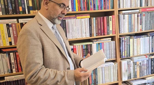 robert cazanciuc de ziua limbii romane sa ne amintim ca atata timp cat vom avea cuvinte pentru dor