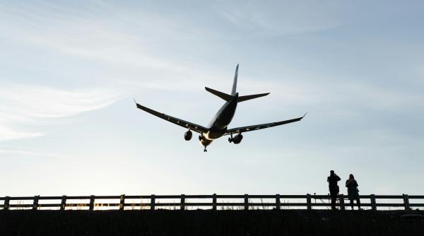 rusia a ocolit embargoul occidental in aviatie prin reparatii proprii riscurile raman in aer cezar osiceanu si totusi cine plateste