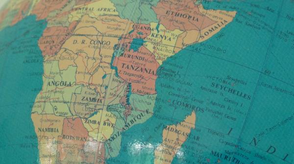 modificarea hartii lumii votata de onu franta a anuntat deja ca renunta oficial la proiectia mercator