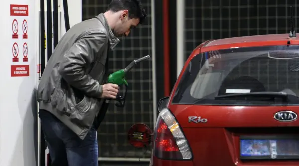 tanar de 18 ani arestat dupa 12 furturi de carburant in timisoara conducea fara permis si folosea masini cu numere false