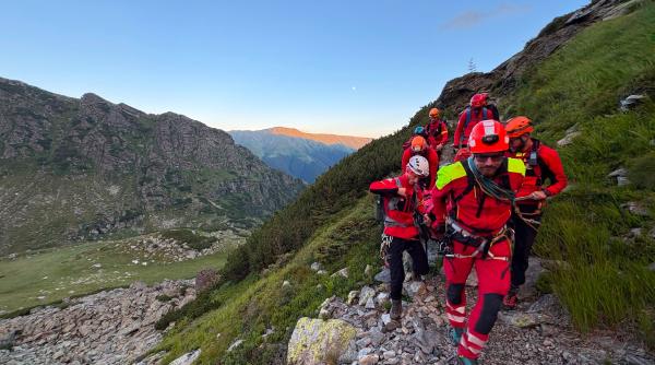 6 turisti straini salvati de pe transfagarasan li s a facut rau in drum spre balea lac