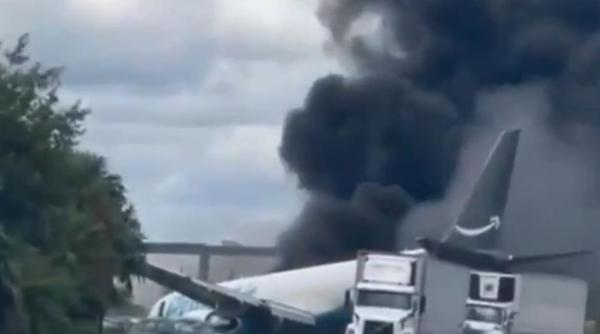 avion de marfa amazon prabusit pe aeroportul din miami dupa ce a iesit de pe pista