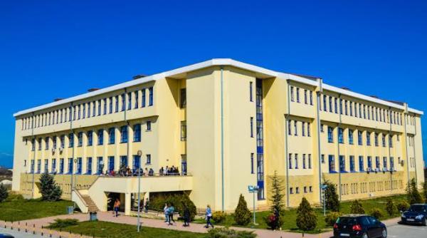 doi asistenti universitari de la facultatea de medicina a universitatii ovidius retinuti pentru luare de mita