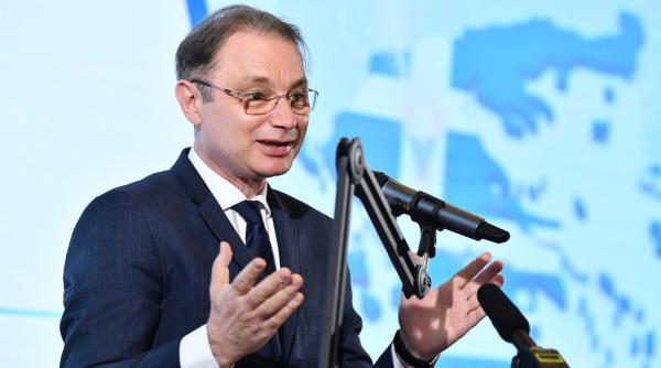 se incinge lupta pentru palatul victoria cine il vrea premier pe luca niculescu chirieac e pentru prima data cand pe romania se bat americanii francezii si germanii