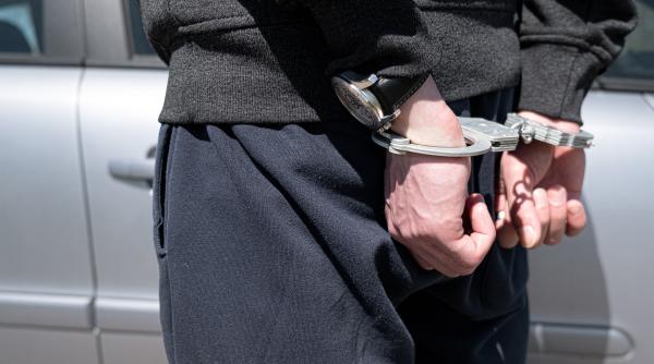 fostul primar din stefanestii de jos condamnat la 9 ani de inchisoare dupa ce a violat o minora de 13 ani