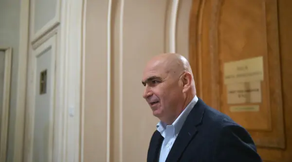 ilie bolojan captiv in palatul victoria adevaratii jucatori fac profit din criza