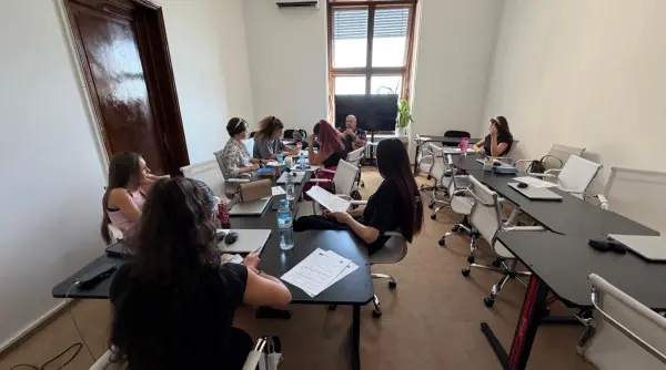 competitie sau crestere psihologul radu leca i a provocat pe studenti sa descopere cum isi privesc de fapt colegii