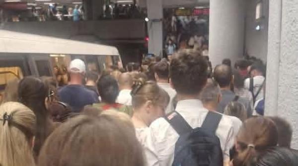 nou incident la metrou o femeie ar fi incercat sa se sinucida in statia stefan cel mare