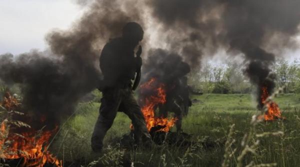 rusia duce pe frontul din ucraina ramasitele unui razboinic medieval pentru a i imbarbata pe soldati