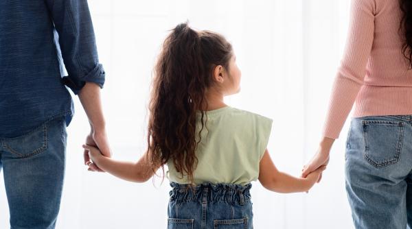 o treime dintre parintii din romania se tem ca utilizarea excesiva a tehnologiei duce la sedentarism iar practicarea unui sport a ajuns o responsabilitate aproape exclusiva a familiei