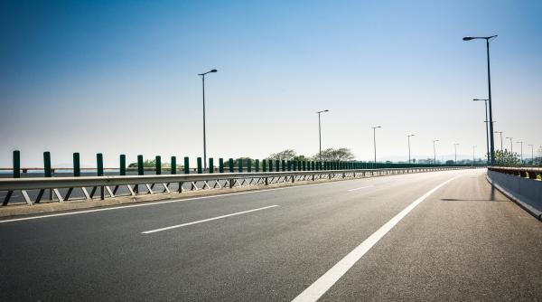 autostrada sibiu pitesti lucrarile pe sectiunea tigveni curtea de arges au ajuns la 99 tunelul momaia este finalizat iar acum se fac teste