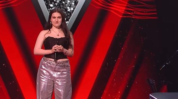 teodora sava urca diseara pe scena de la vocea romaniei dupa ce a intors toate scaunele la the voice uk theo rose a izbucnit in lacrimi