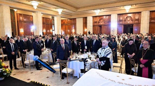 anul nou evreiesc sarbatorit pentru prima data in istorie in palatul parlamentului aproape 500 de invitati au participat la eveniment