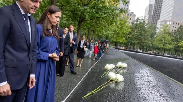 nicusor dan si mirabela gradinaru au depus flori la memorialul 9 11