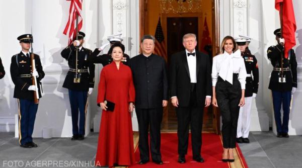 melania trump a iesit din codul vestimentar al dineului de stat pentru xi jinping a purtat si un accesoriu asociat cu traditia chineza