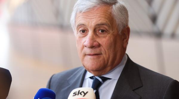 antonio tajani a declansat un val de furie dupa ce a impartit femeile dupa lungimea fustei protest fara precedent in senatul italiei