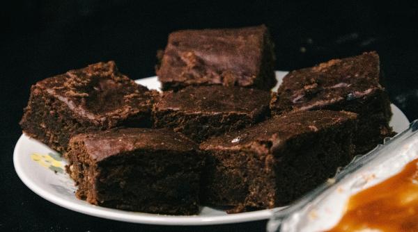 reteta de brownie cum se prepara delicioasa prajitura cu ciocolata