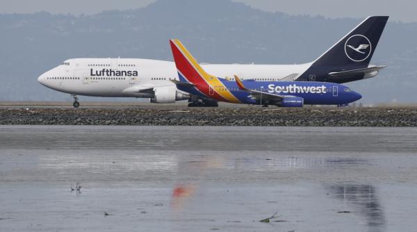 o baterie externa a luat foc la bordul unui avion lufthansa aterizare de urgenta la lyon