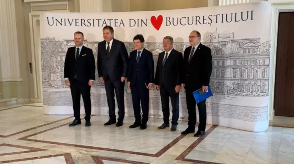 nicusor dan prezent joi la festivitatea de deschidere a anului universitar la facultatea de istorie ub