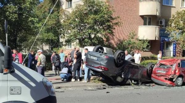 accident in cluj napoca o masina s a rasturnat dupa ce a fost lovita de o duba