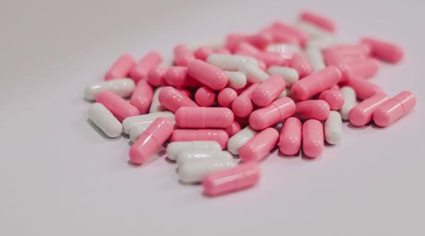 bolojan nu se da dus iar medicamentele pleaca din romania in germania ce a reusit sa faca un guvern fara puteri depline