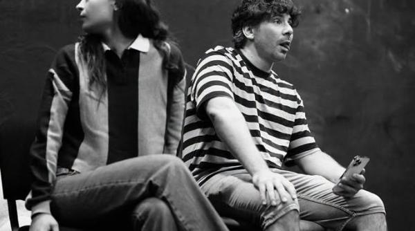 cazul epstein de romania aduce pe scena mecanismele exploatarii a avut premiera la iasi urmeaza bucuresti