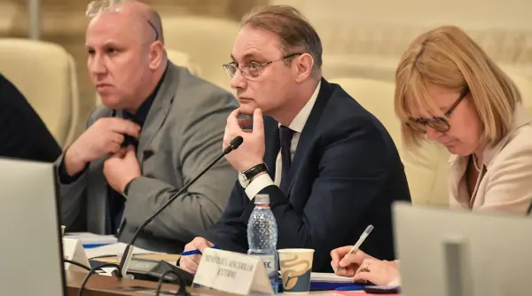 negocierile pentru guvernul niculescu si prioritatile economice chirieac nu vad cum poti sa tii 10 pepeni in mana