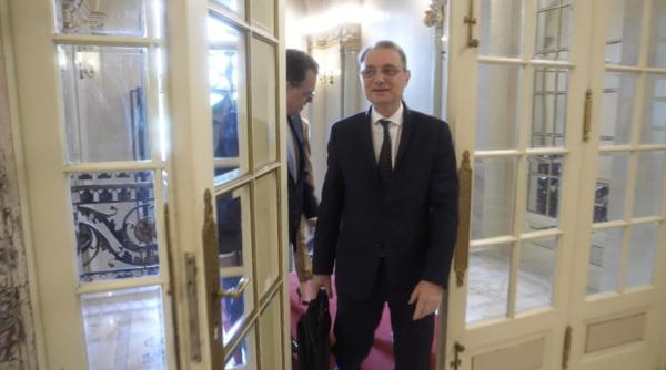 premierul desemnat luca niculescu incepe negocierile cu partidele pentru formarea guvernului