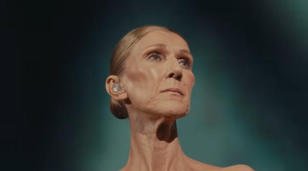 am de gand sa cant ca voi fara sa plang celine dion a cazut pe scena in timpul concertului sau de revenire foto