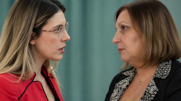 diana buzoianu o politruca pusa pe scandal si avida de functii vs elena mateescu cercetator cu 38 de articole si 9 carti publicate