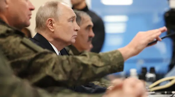 de ce nu apasa vladimir putin butonul nuclear cine il tine pe liderul rus de maneca ar fi game over pentru moscova