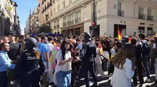 noi tensiuni si arestari la protestele pentru locuinte din madrid prof christian nasulea despre criza imobiliara din spania problema de fond nu sunt turistii