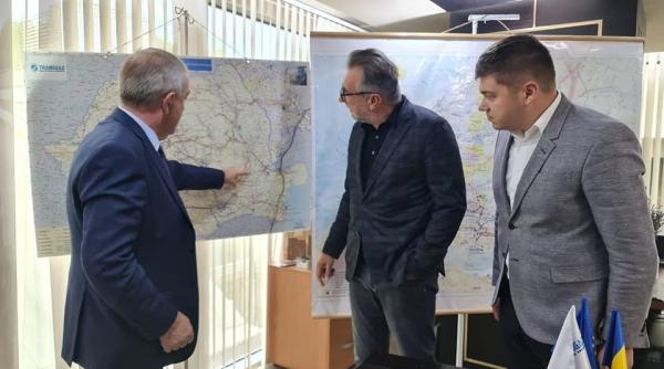 cine este omul din umbra din guvernul niculescu nu are facebook si munceste de la 12 ani