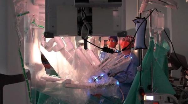 robotul da vinci schimba soarta pacientilor cu cancer la spitalul burghele ce avantaje uriase aduce noua tehnologie
