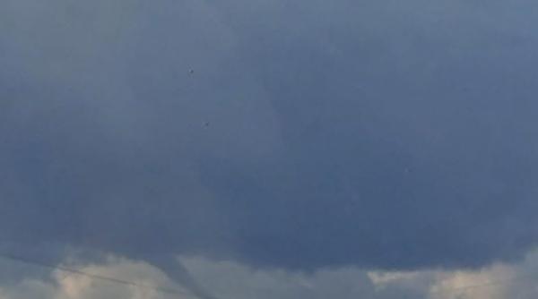 16 octombrie spectacol meteo in romania la munte a nins abundent in timp ce n bucuresti a fost grindina un nor palnie surprins in prahova