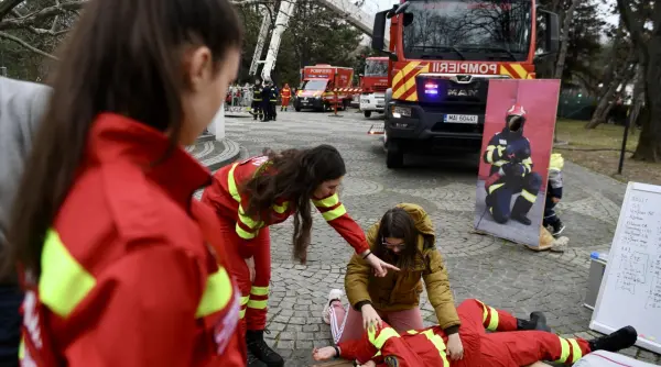 ziua mondiala a resuscitarii crucea rosie romana organizeaza un flashmob
