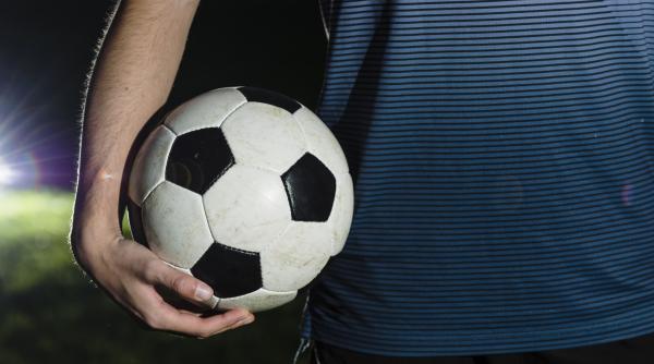 lovitura de aproape 200 000 de euro data de un roman din italia a ghicit golurile din sase meciuri de fotbal