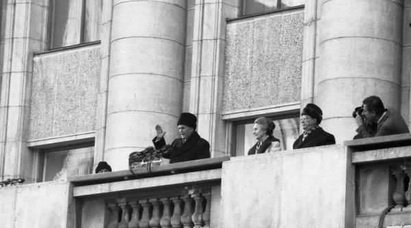 petre roman marturie de la revolutie eram la 50 de metri de ceausescu i am vazut figura era speriat momentul cand a picat tot esafodajul regimului