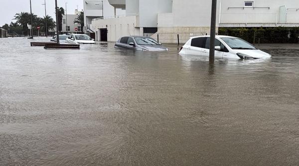 inundatiile fac prapad in spania cel putin patru morti sute de oameni blocati
