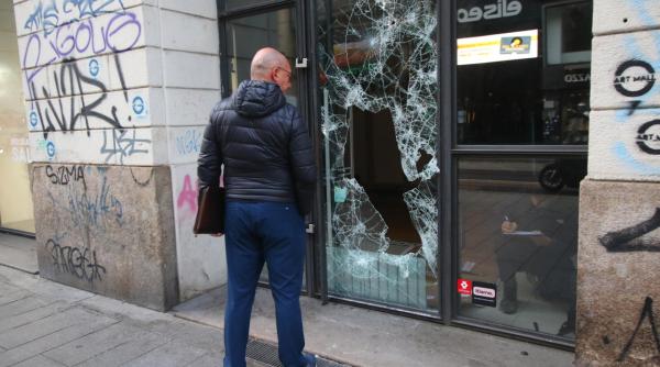 magazinele din italia isi golesc vitrinele de teama noilor proteste violente guvernul meloni trimite 500 de soldati pe strazi