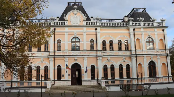 republica moldova printre bijuteriile arhitecturale conacul manuc bei si cetatea soroca