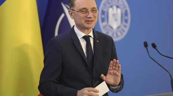 premierul luca niculescu se intalneste luni cu mugur isarescu guvernatorul bnr
